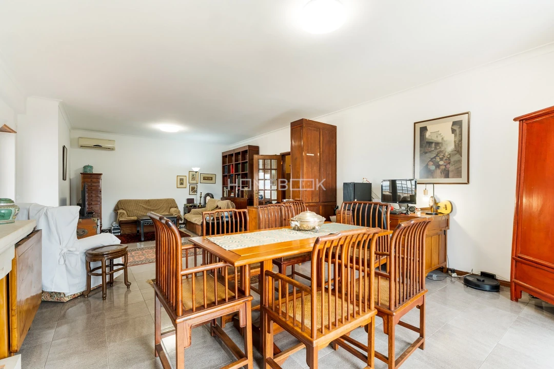 Apartamento T4 para Venda em Santo Antonio dos Olivais Foto 9