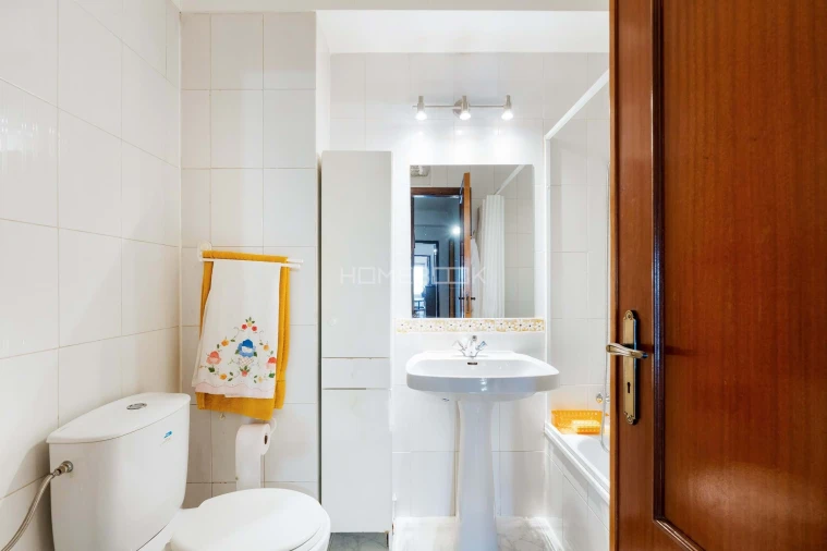 Apartamento T4 para Venda em Santo Antonio dos Olivais Foto 16