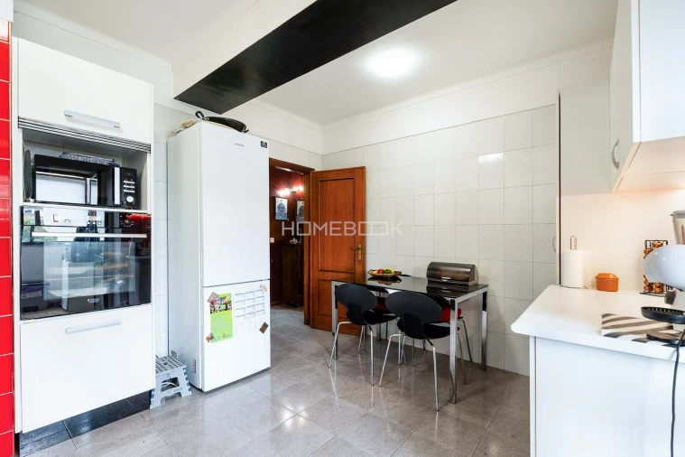 Apartamento T4 para Venda em Santo Antonio dos Olivais Foto 6