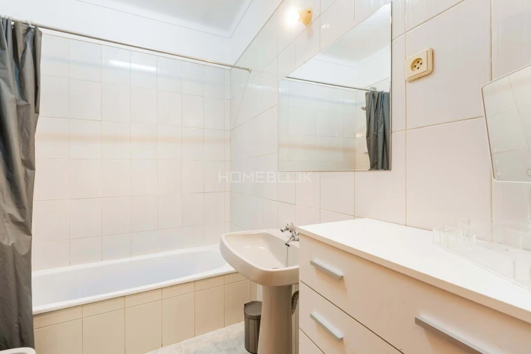 Apartamento T4 para Venda em Santo Antonio dos Olivais Foto 19