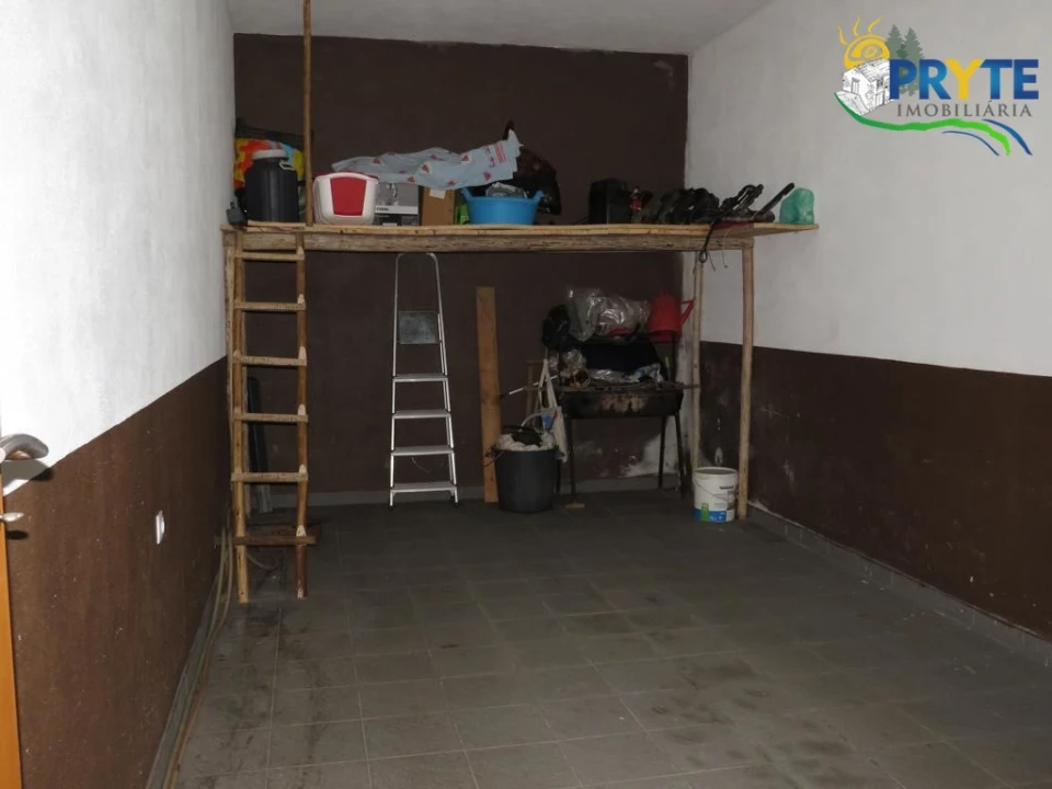 Moradia T4 para Venda em Troviscal Foto 13