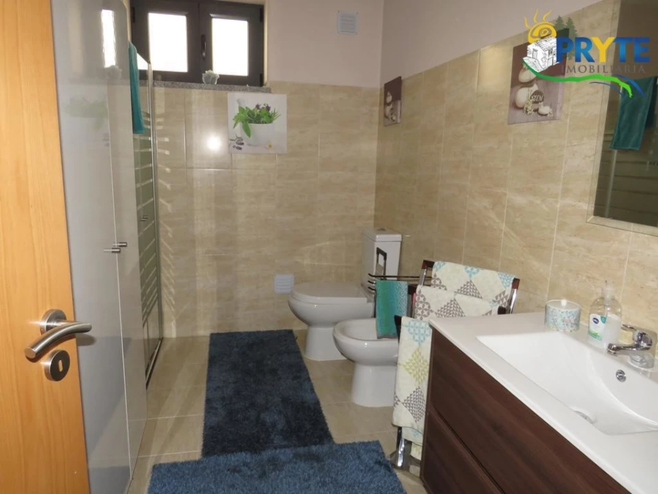 Moradia T4 para Venda em Troviscal Foto 46