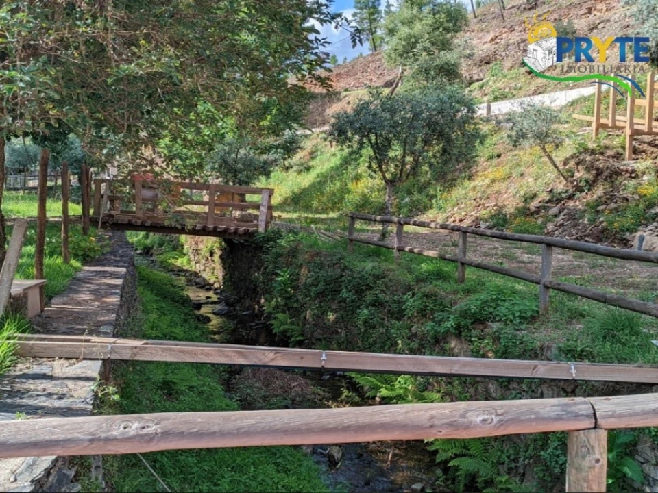 Moradia T4 para Venda em Troviscal Foto 67