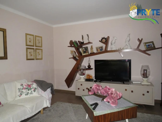 Moradia T4 para Venda em Troviscal Foto 34