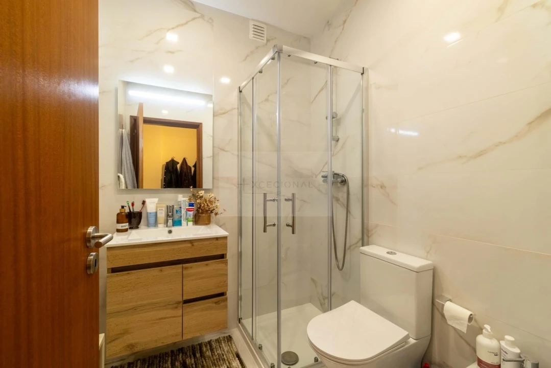 Moradia T5 para Venda em Custoias Foto 17