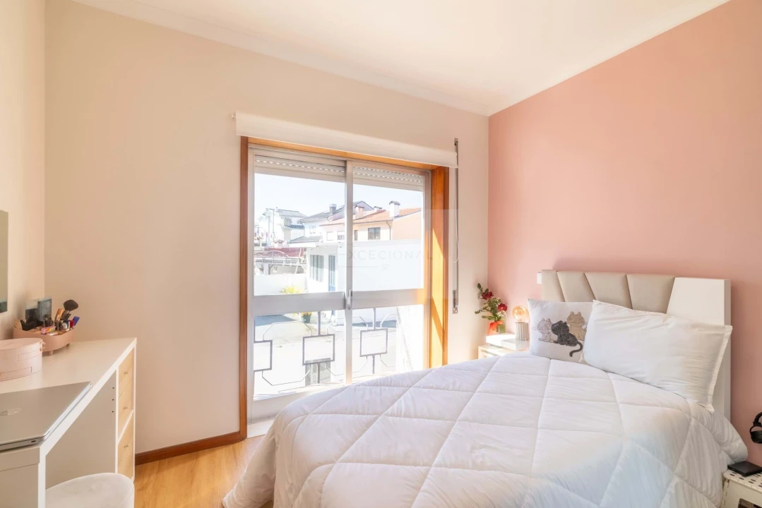 Moradia T5 para Venda em Custoias Foto 1