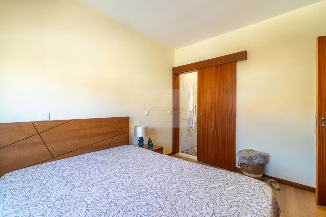 Moradia T5 para Venda em Custoias Foto 16