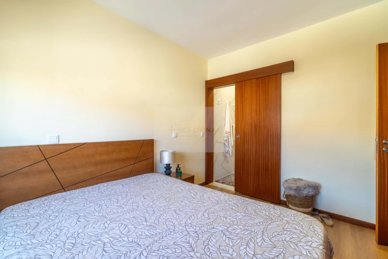 Moradia T5 para Venda em Custoias Foto 16