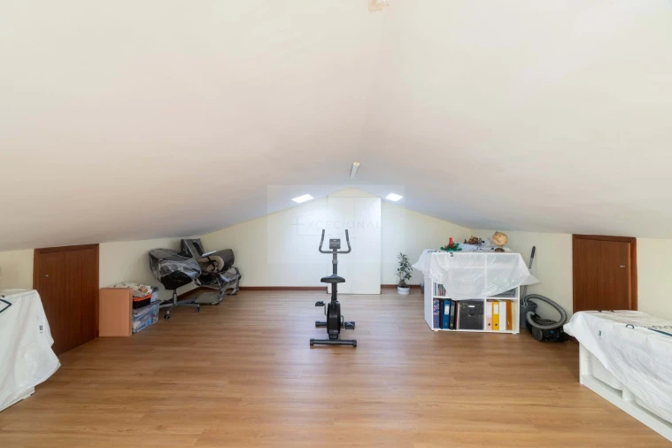 Moradia T5 para Venda em Custoias Foto 5