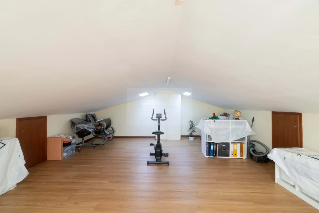 Moradia T5 para Venda em Custoias Foto 5