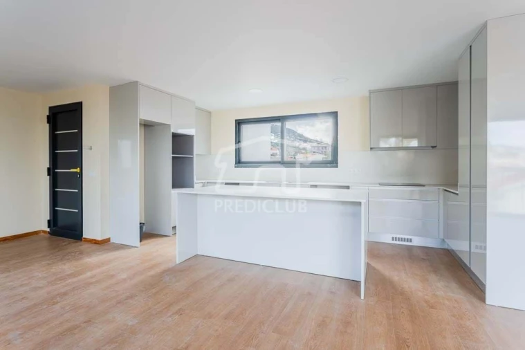 Apartamento T2 para Venda em Funchal (Santa Maria Maior) Foto 9