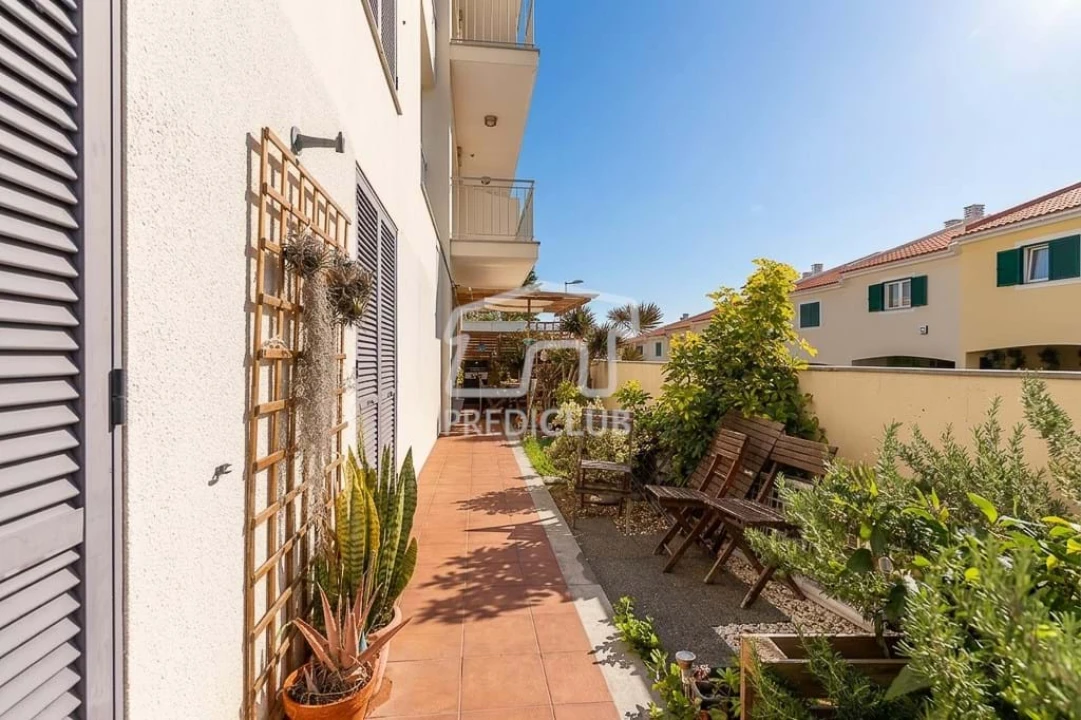 Apartamento T2 para Venda em Caniço Foto 13