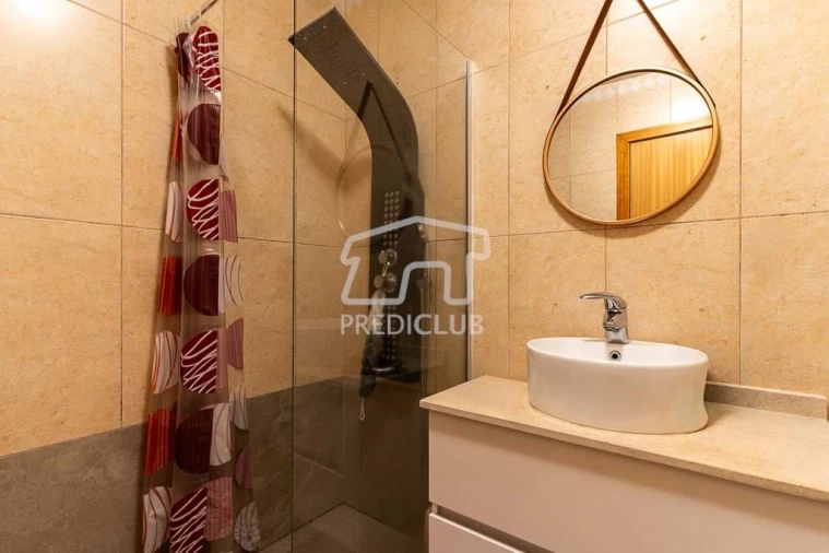 Apartamento T2 para Venda em Caniço Foto 9