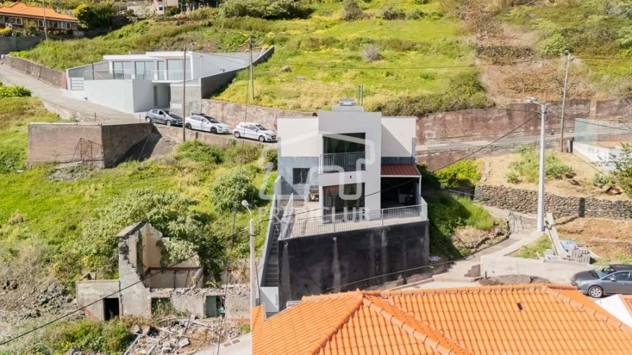 Moradia T3 para Venda em Campanario Foto 7