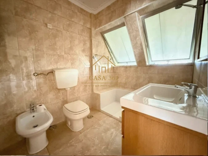 Negócio para Venda em Póvoa de Santa Iria e Forte da Casa Foto 13