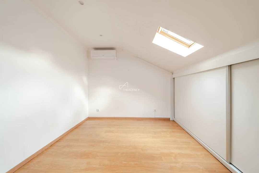 Apartamento T1 para Arrendamento em Algés, Linda-A-Velha e Cruz Quebrada-Dafundo Foto 15