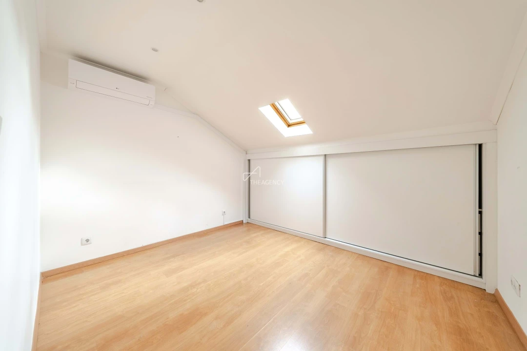 Apartamento T1 para Arrendamento em Algés, Linda-A-Velha e Cruz Quebrada-Dafundo Foto 13