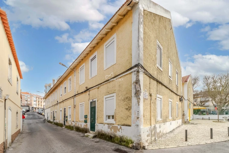 Apartamento T1 para Arrendamento em Algés, Linda-A-Velha e Cruz Quebrada-Dafundo Foto 26