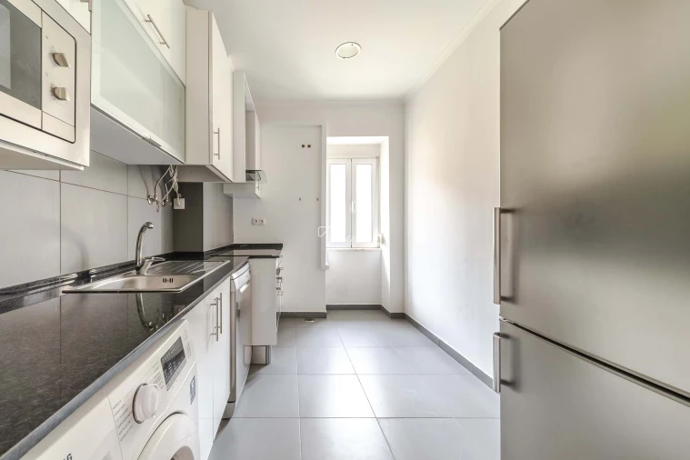 Apartamento T1 para Arrendamento em Algés, Linda-A-Velha e Cruz Quebrada-Dafundo Foto 8