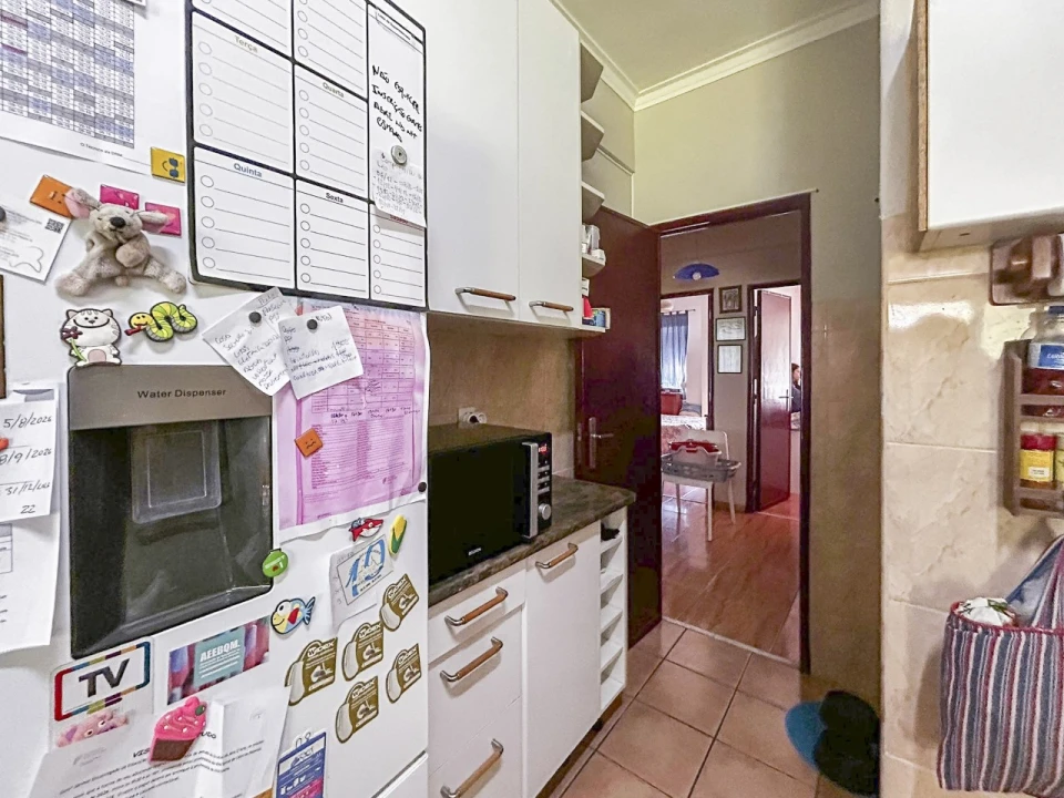 Apartamento T2 para Venda em Santo António dos Cavaleiros e Frielas Foto 4