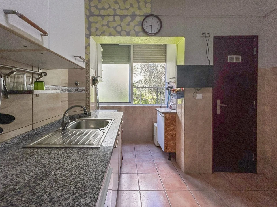 Apartamento T2 para Venda em Santo António dos Cavaleiros e Frielas Foto 2