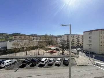 Apartamento T2 para Venda em Santo António dos Cavaleiros e Frielas