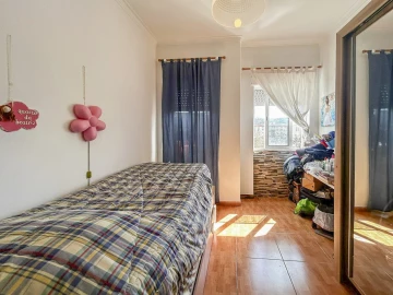 Apartamento T2 para Venda em Santo António dos Cavaleiros e Frielas