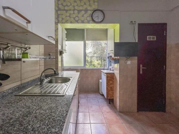 Apartamento T2 para Venda em Santo António dos Cavaleiros e Frielas