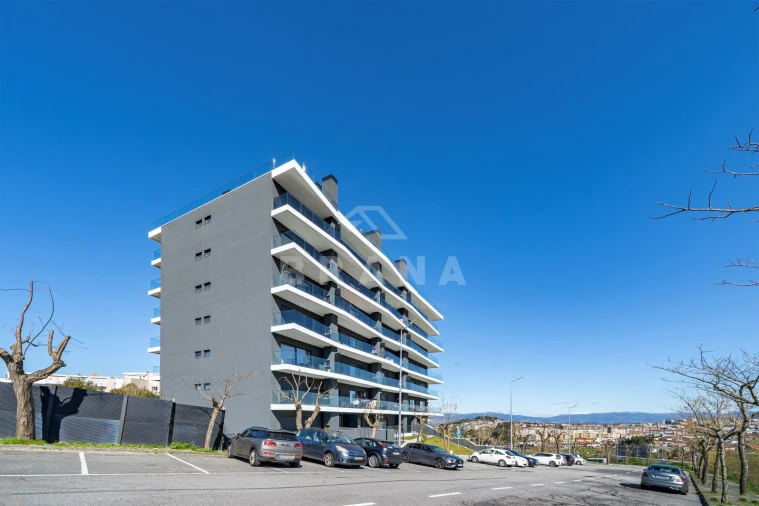 Apartamento T3 para Venda em Ferreiros e Gondizalves Foto 1