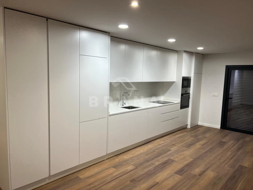 Apartamento T2 para Venda em Ferreiros e Gondizalves Foto 5