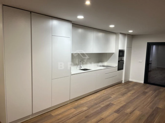 Apartamento T2 para Venda em Ferreiros e Gondizalves Foto 5