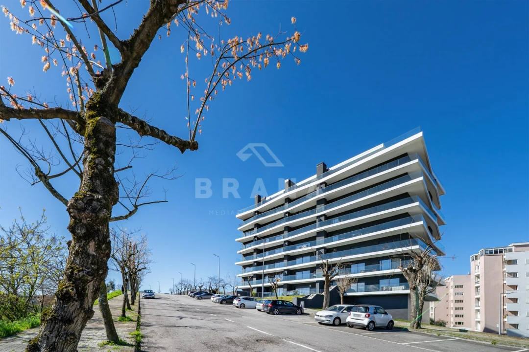 Apartamento T1 para Venda em Ferreiros e Gondizalves Foto 2