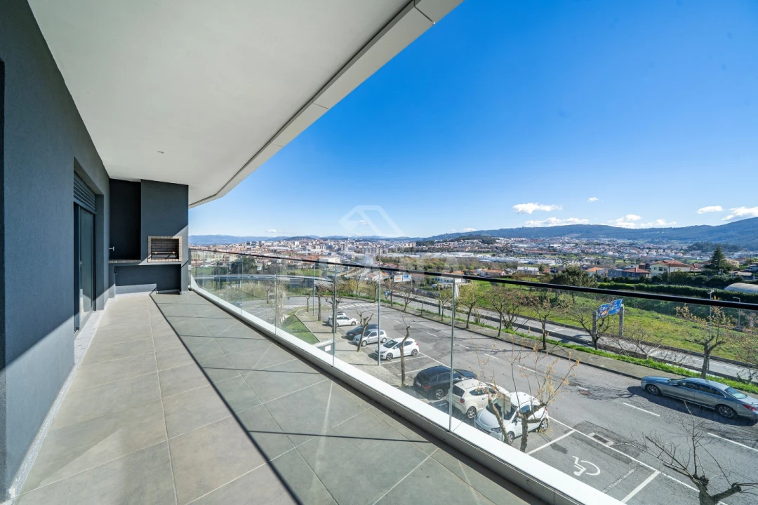 Apartamento T1 para Venda em Ferreiros e Gondizalves Foto 1