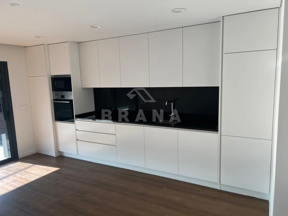 Apartamento T1 para Venda em Ferreiros e Gondizalves Foto 4