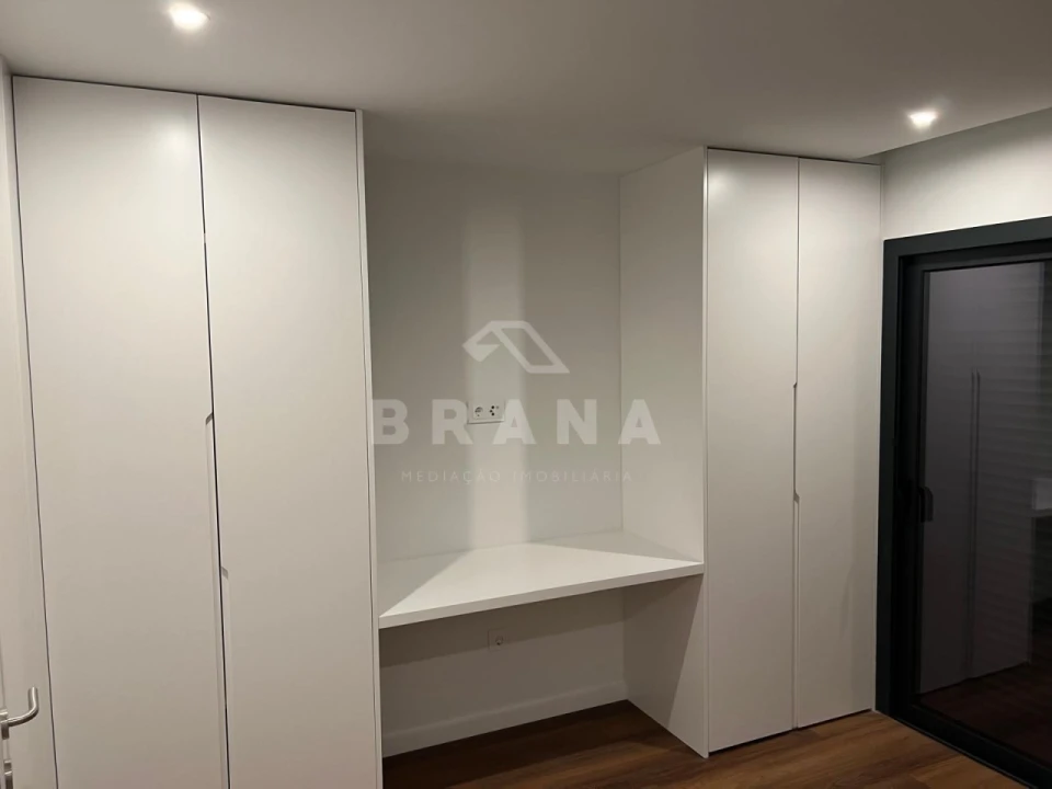 Apartamento T1 para Venda em Ferreiros e Gondizalves Foto 17