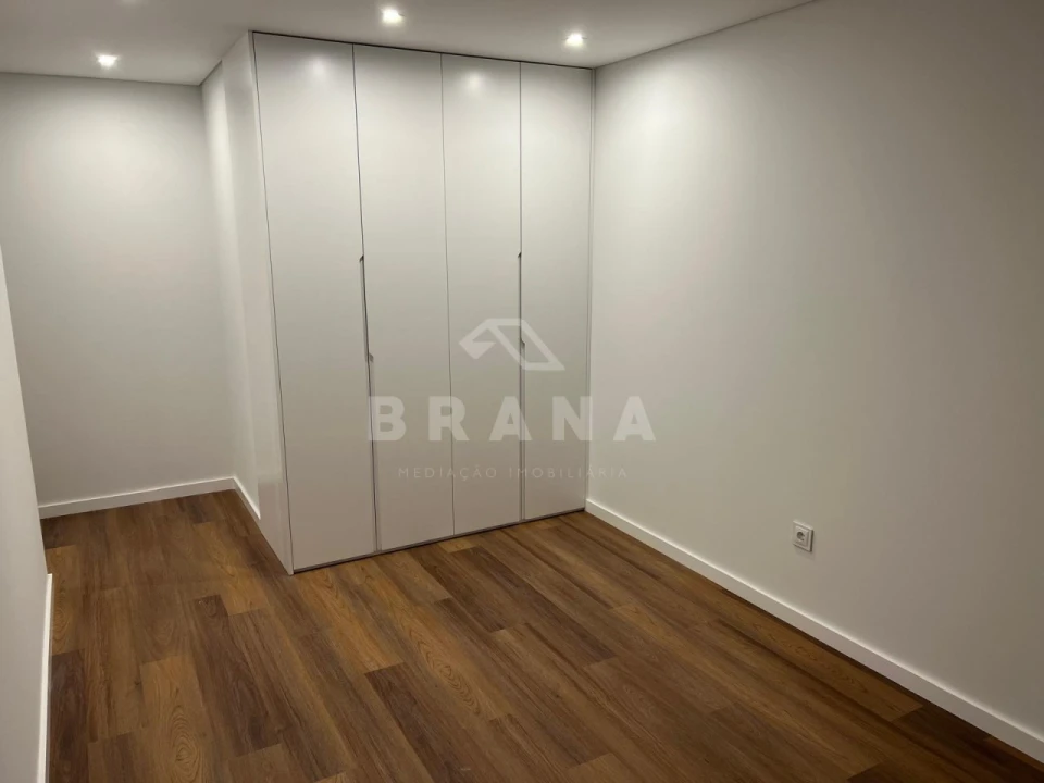 Apartamento T1 para Venda em Ferreiros e Gondizalves Foto 18