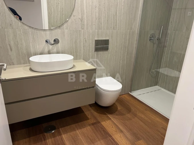 Apartamento T1 para Venda em Ferreiros e Gondizalves Foto 11