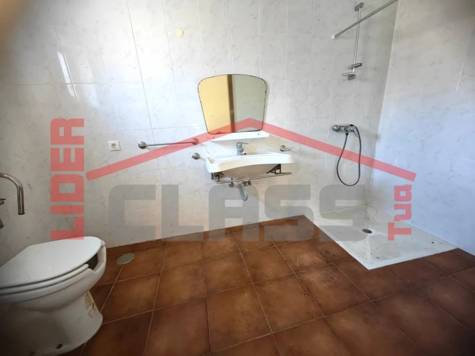 Moradia T4 para Venda em Poiares Foto 18