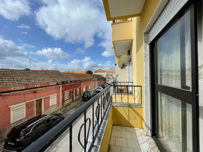 Apartamento T2 para Arrendamento em Alhos Vedros Foto 1