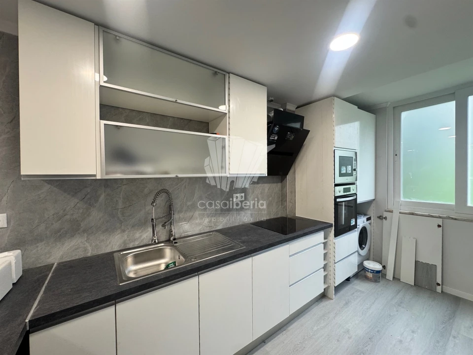 Apartamento T2 para Venda em Benfica Foto 12