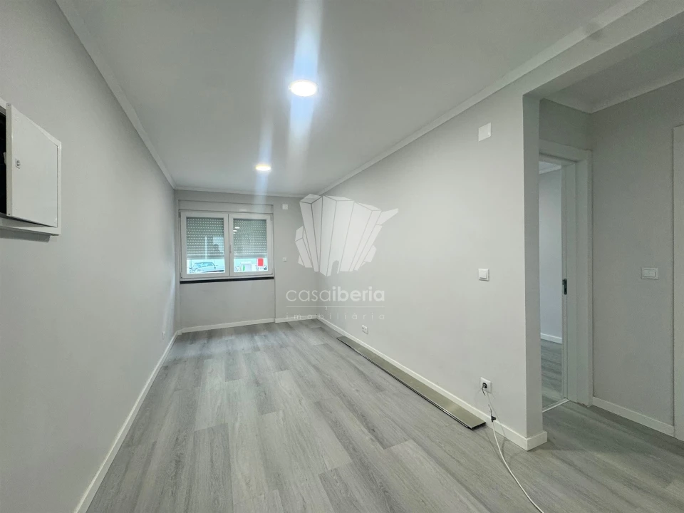 Apartamento T2 para Venda em Benfica Foto 1