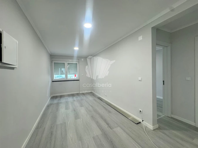Apartamento T2 para Venda em Benfica Foto 1