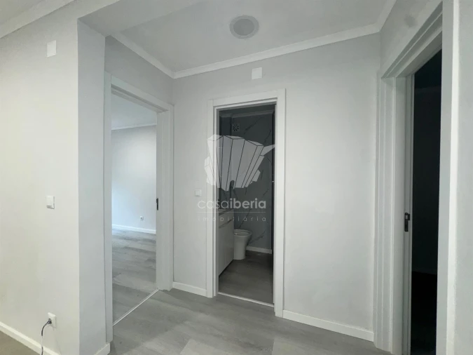 Apartamento T2 para Venda em Benfica Foto 8