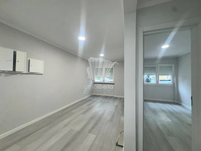 Apartamento T2 para Venda em Benfica Foto 9