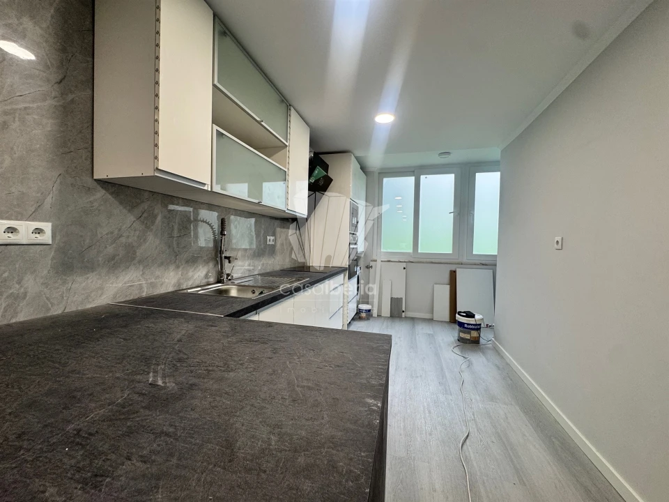 Apartamento T2 para Venda em Benfica Foto 16