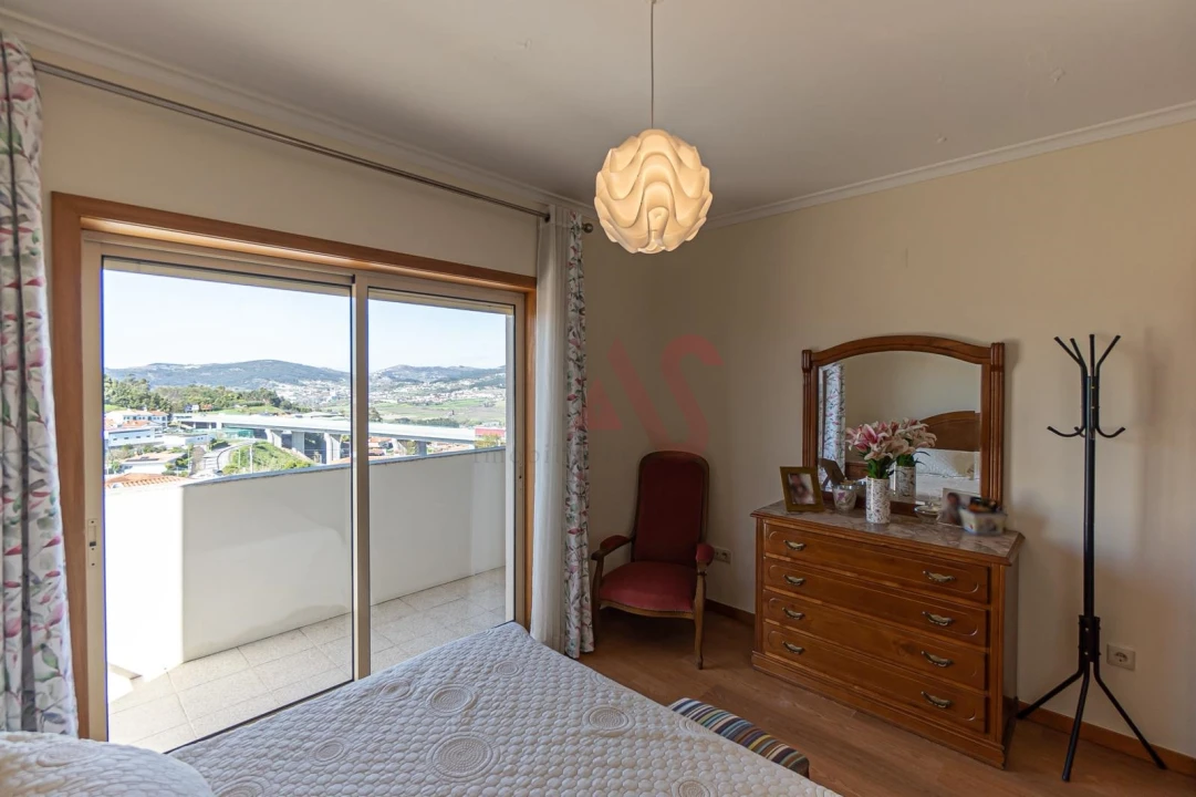 Apartamento T3 para Venda em Mesão Frio Foto 18