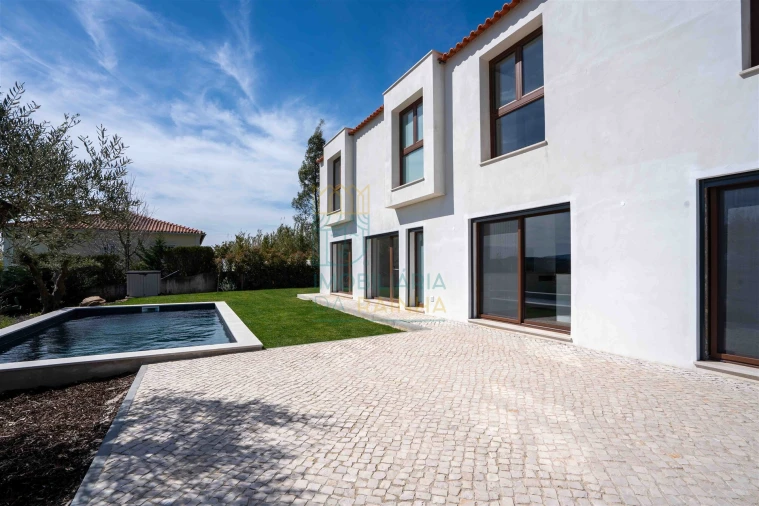 Moradia T5 para Venda em Carvalhal Foto 2