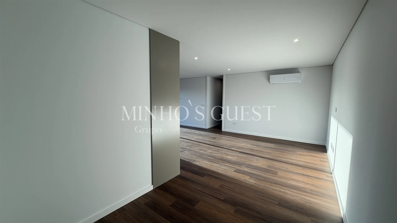 Apartamento T3 para Venda em Ferreiros e Gondizalves Foto 23