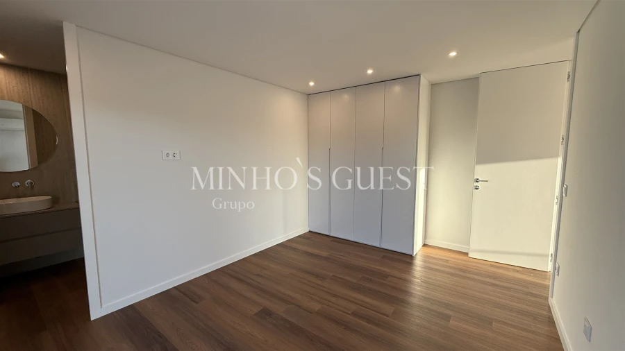 Apartamento T3 para Venda em Ferreiros e Gondizalves Foto 19