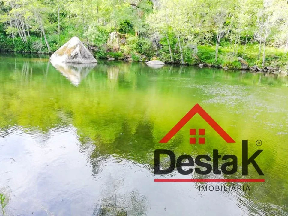 Moradia T4 para Arrendamento em Pinho Foto 20